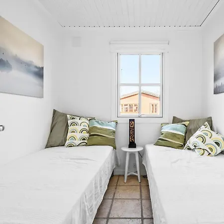 Feriehus 3 Værelses Skøn Bolig I