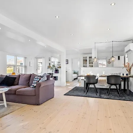 3 Bedroom Stunning In Ferienhaus Højby